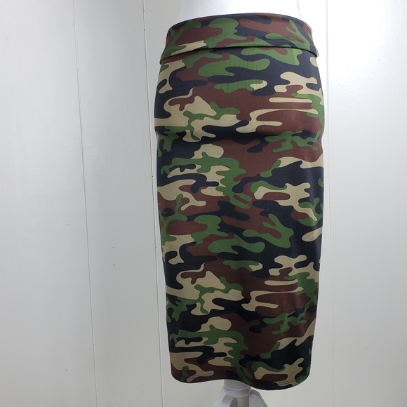 Agnes and Dora Camouflage hat size small - Picture 9 of 12